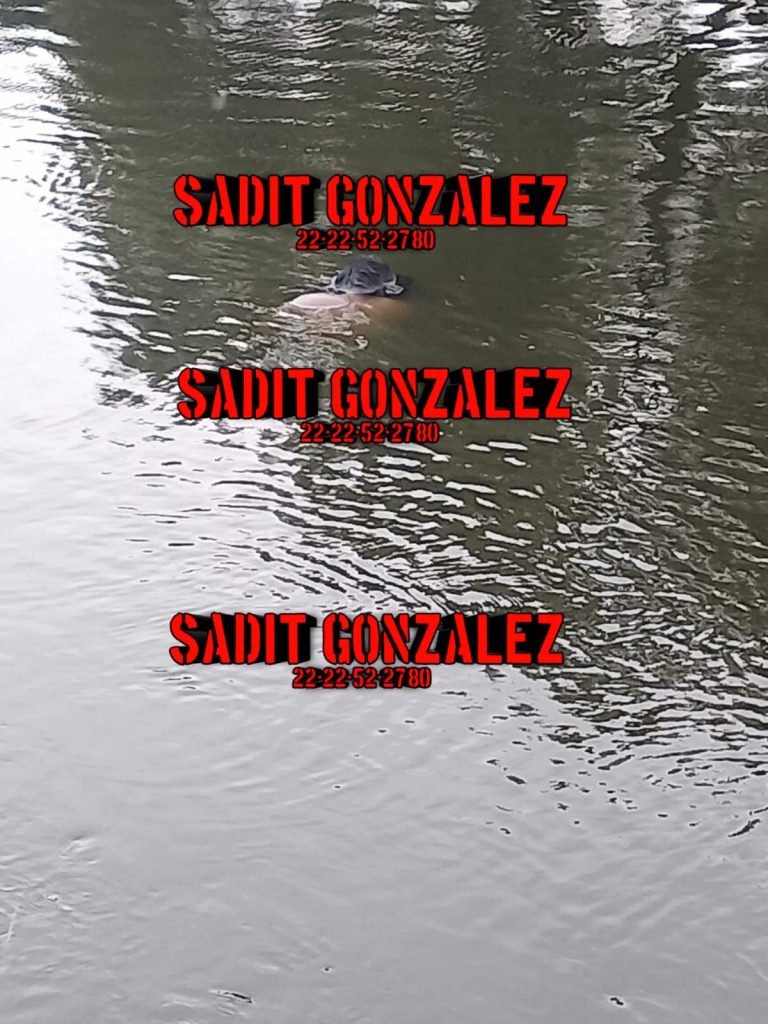 Cadáver de un hombre en canal de Valsequillo, Tecamachalco