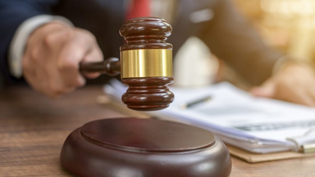 Entre abogados te veas