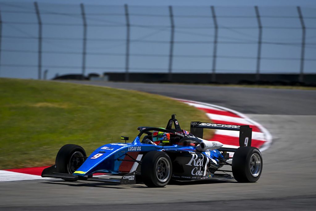 Jorge Garciarce y Salvador de Alba Jr., al Mid-Ohio Sports Car Course en Road To Indy