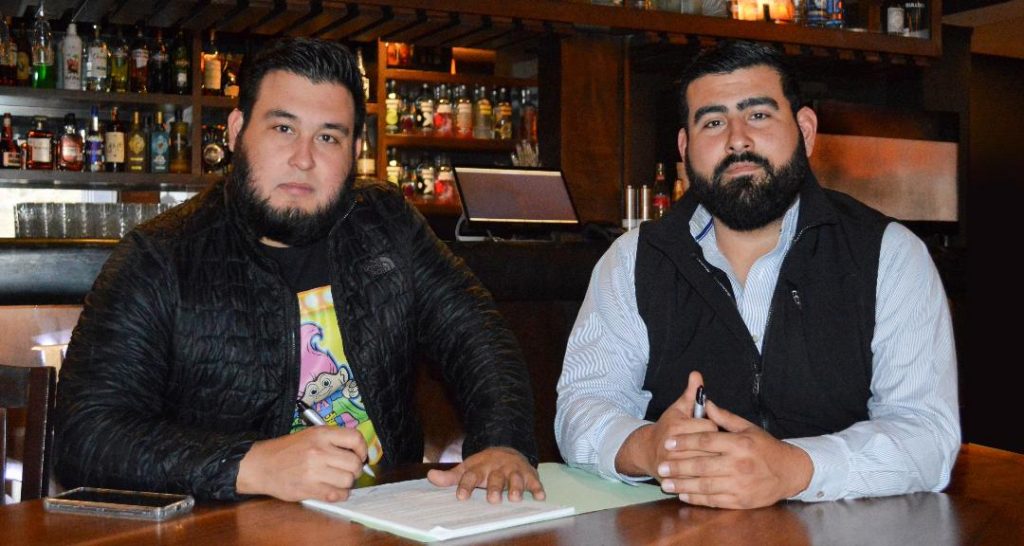 Firman contrato discográfico con Fonovisa/Disa el dueto Luis y Julián Jr.