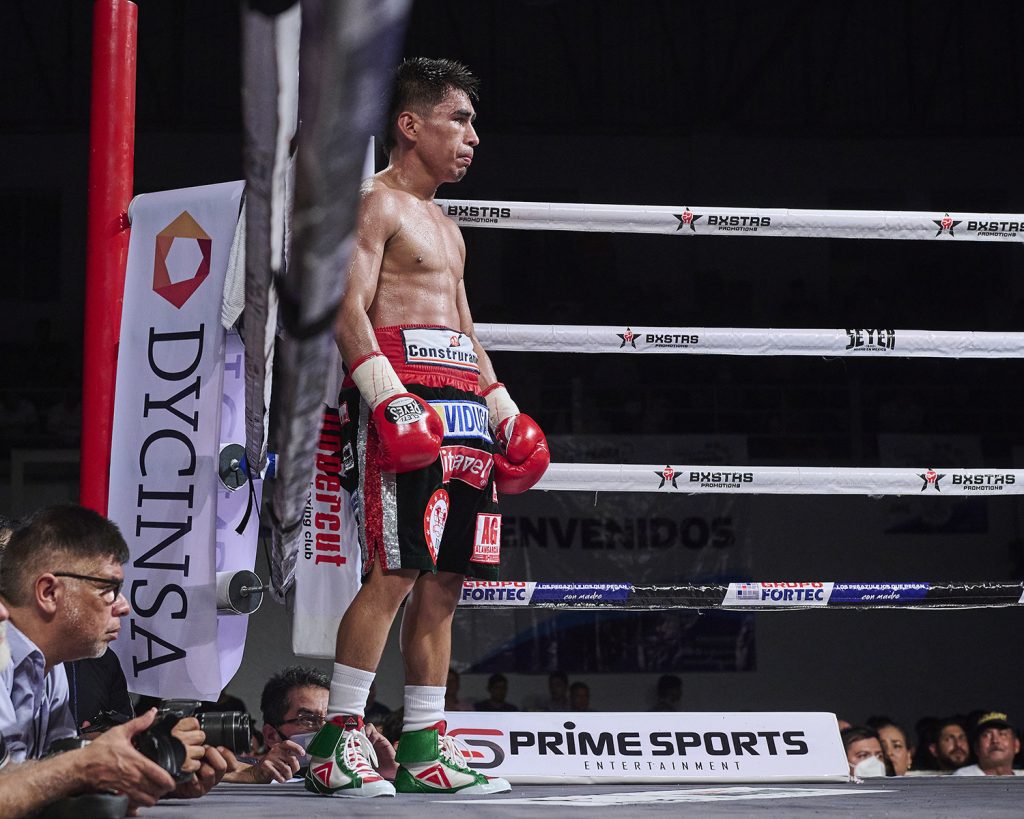 Espera “Cejitas” Valladares unificar cetro paja ante monarcas de OMB y AMB