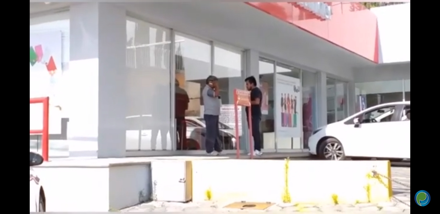 Video desde Puebla: Le roban 130 mil de Banco Santander