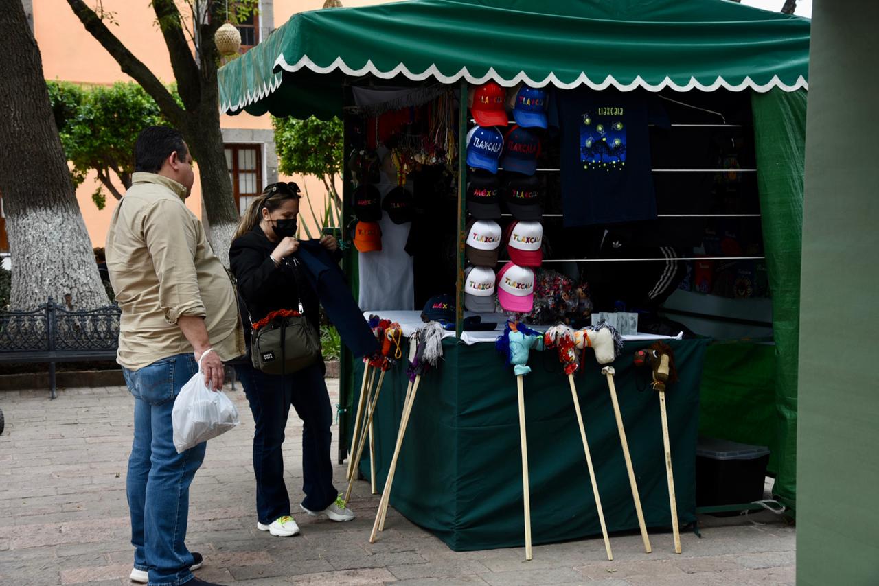 Autoriza Ayuntamiento de Tlaxcala regreso de artesanos a la Plaza Xicohténcatl en la próxima temporada vacacional