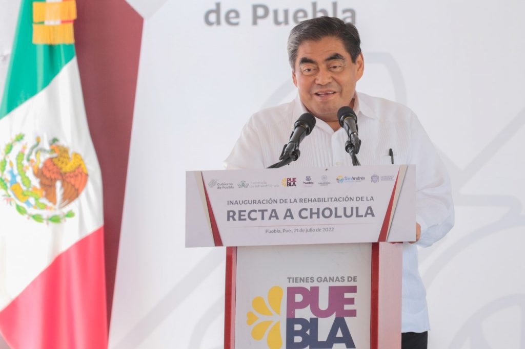 Gobernador Barbosa inaugura rehabilitación de la recta a Cholula