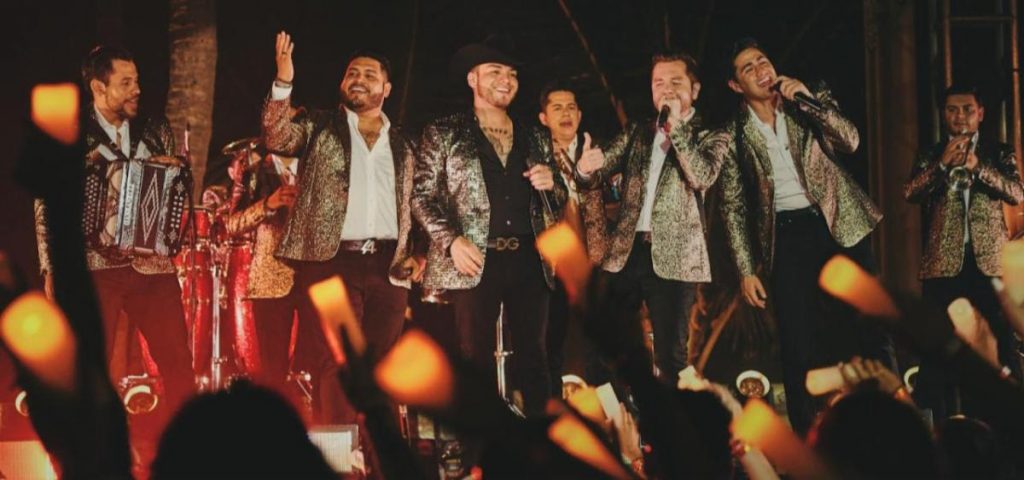 La Adictiva llega a los Premios Juventud por primera vez con la presentación de su tema “Eso es la riqueza” junto a Lenin Ramirez desde Puerto Rico