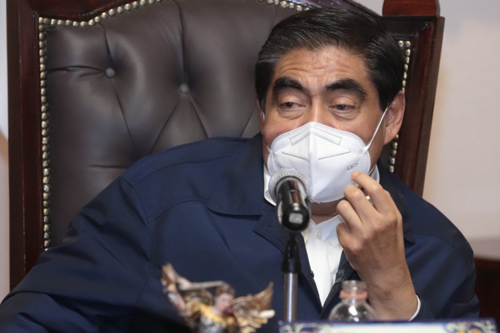 Video desde Puebla: Gobernador Barbosa advirtió que los verificentros deben iniciar en el plazo acordado