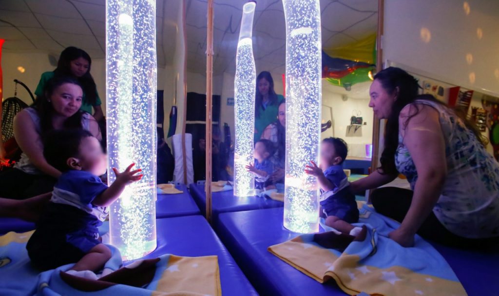 Con terapias, SEDIF promueve desarrollo psicomotor de las niñas, niños y adolescentes