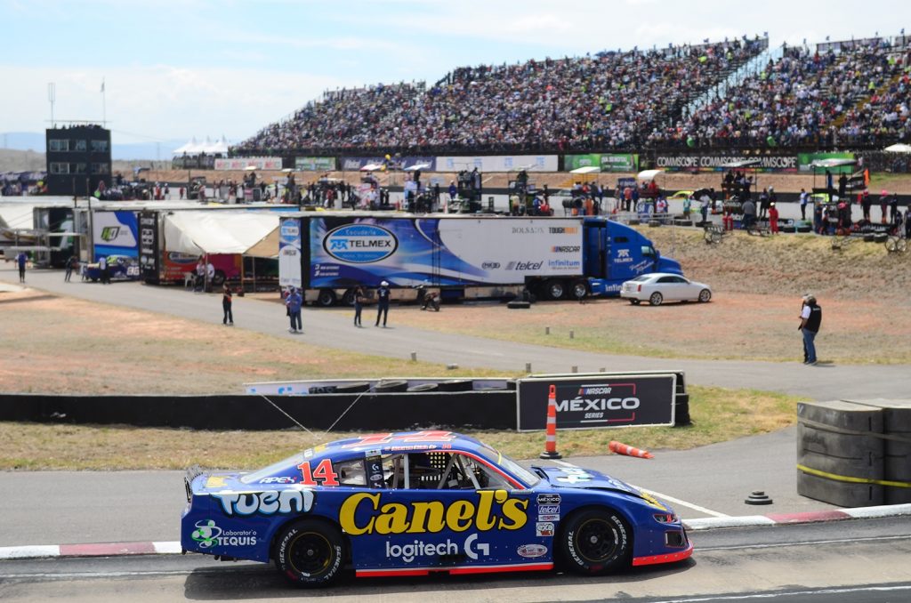 Interesante para Alex de Alba Jr. Correr variante “El Frijol” En Nascar Monterrey