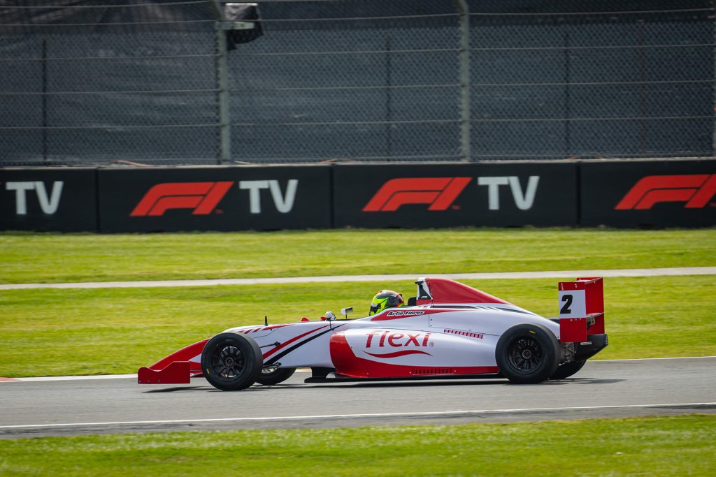 Arturo Flores, vuelve a México para disputar la F4 NACAM en el Autódromo Hermanos Rodríguez