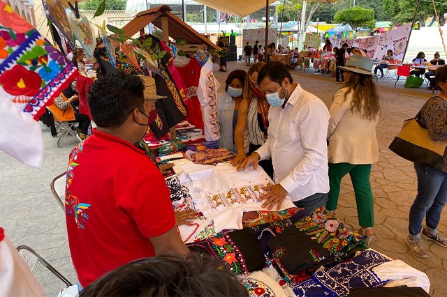 Participan estudiantes de CECADE en la Feria de Miahuatlán 2022