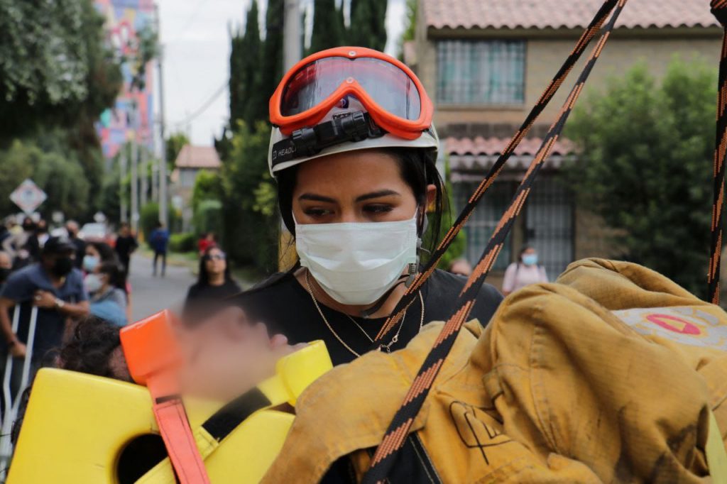 Desde San Pedro Cholula: Rescatan de cisterna a joven intoxicado