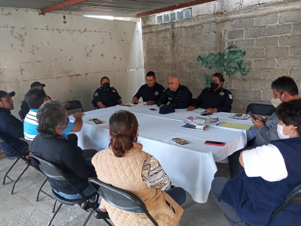Afianzan coordinación habitantes de Acuitlapilco y policía de Tlaxcala capital