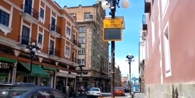 Video desde Puebla: Reportan fallas cinemómetros del Centro Histórico en