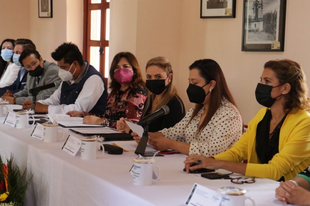 Paola Angon y Beatriz Manrique instalan el Consejo de Desarrollo Urbano en San Pedro Cholula