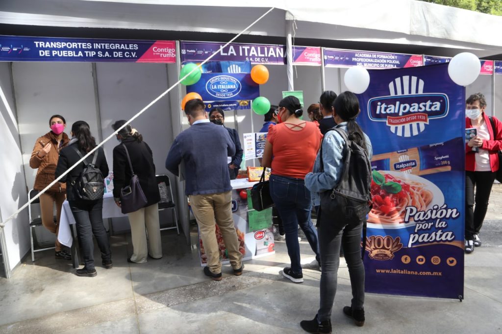 Video desde Puebla: Feria del Empleo en el Parque Juárez