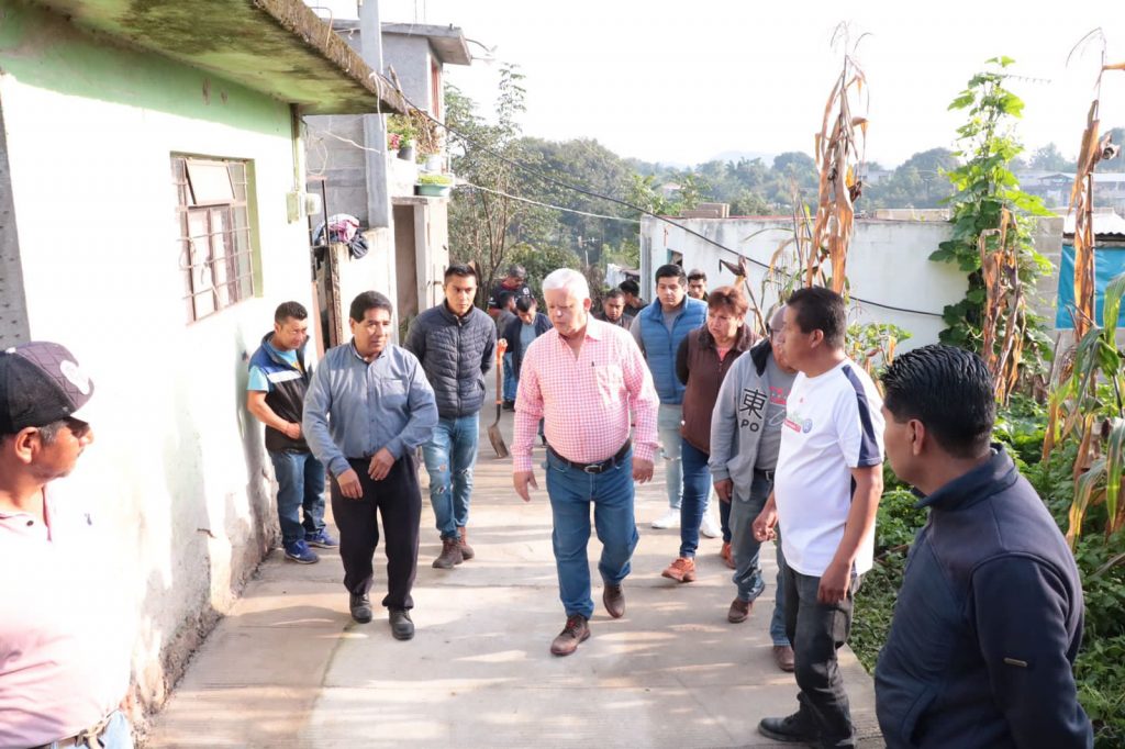 Carlos Peredo encabeza jornada de trabajo en juntas auxiliares, barrios y colonias de Teziutlán