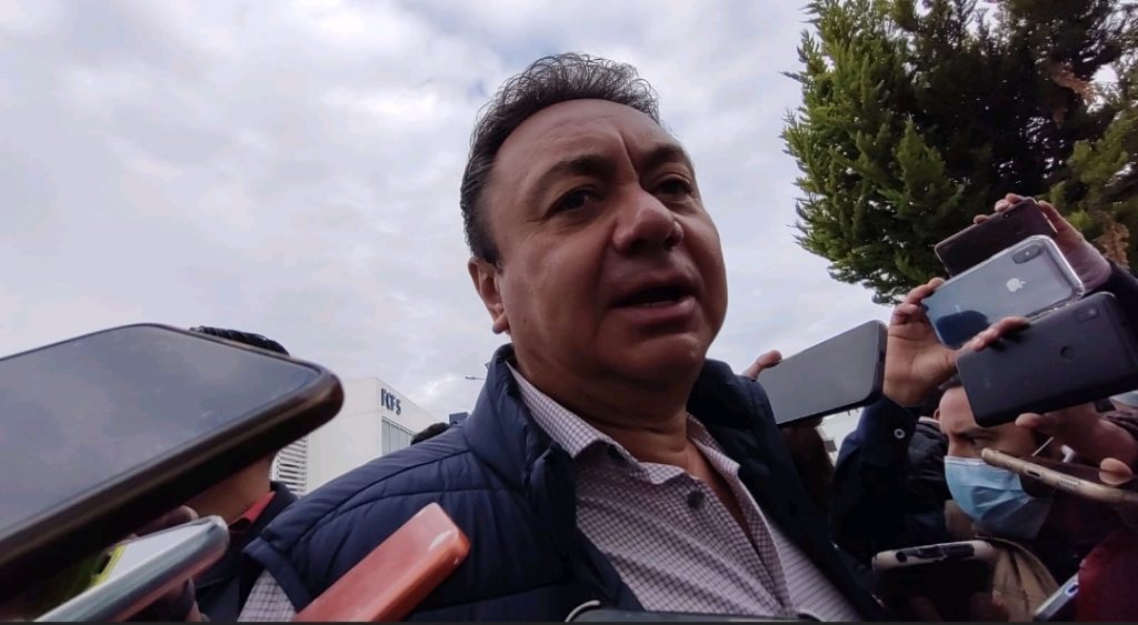 Video desde Puebla: Empresa contratada por Ignacio Mier tiene hasta mañana para retirar publicidad del centro histórico o será sancionada