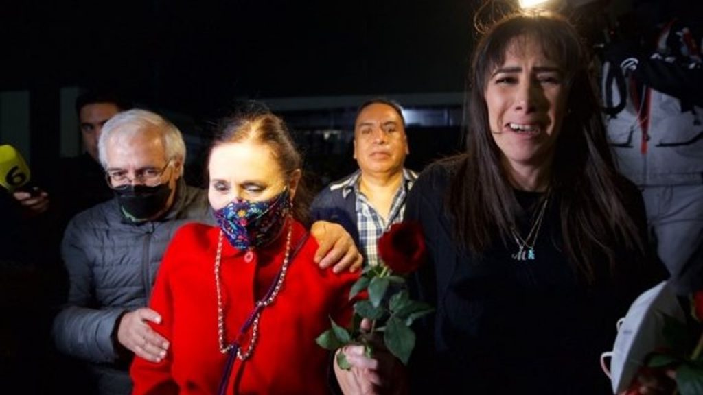 Rosario Robles sale de la cárcel de Santa Martha Acatitla luego de 3 años presa