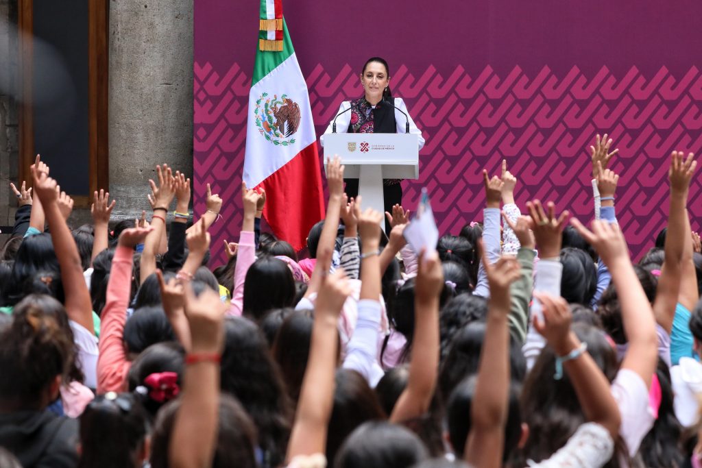 Las mujeres podemos llegar a donde sea, al espacio, a ser doctora, jefa de gobierno o presidenta de la república: Claudia Sheinbaum
