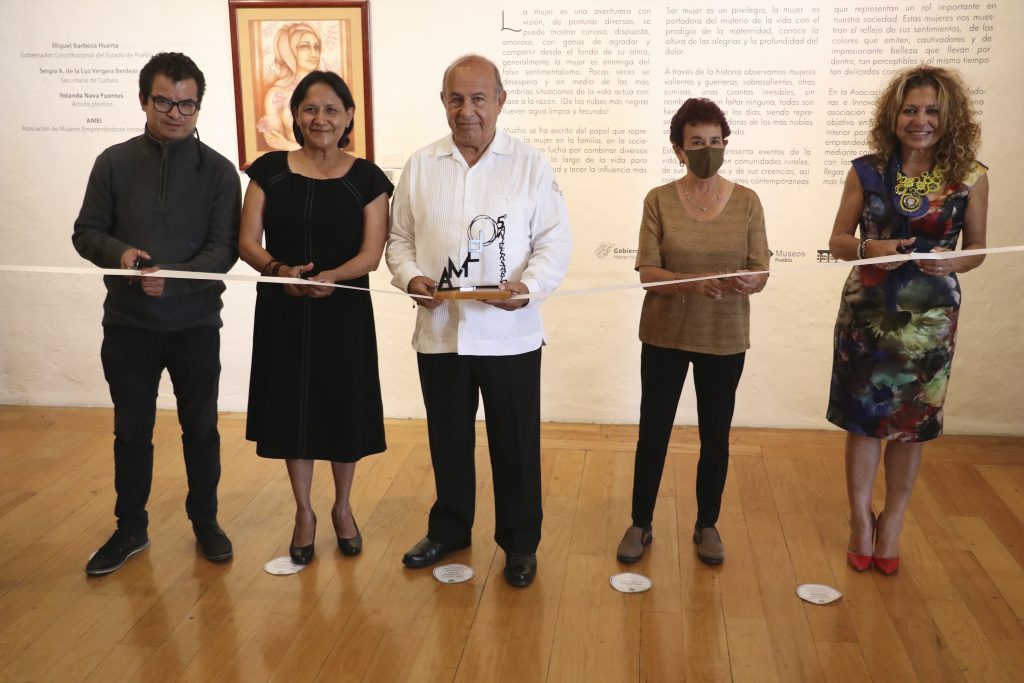 Inaugura Cultura exposición “Mujeres Pilares de la Sociedad: su entorno y sus creencias”