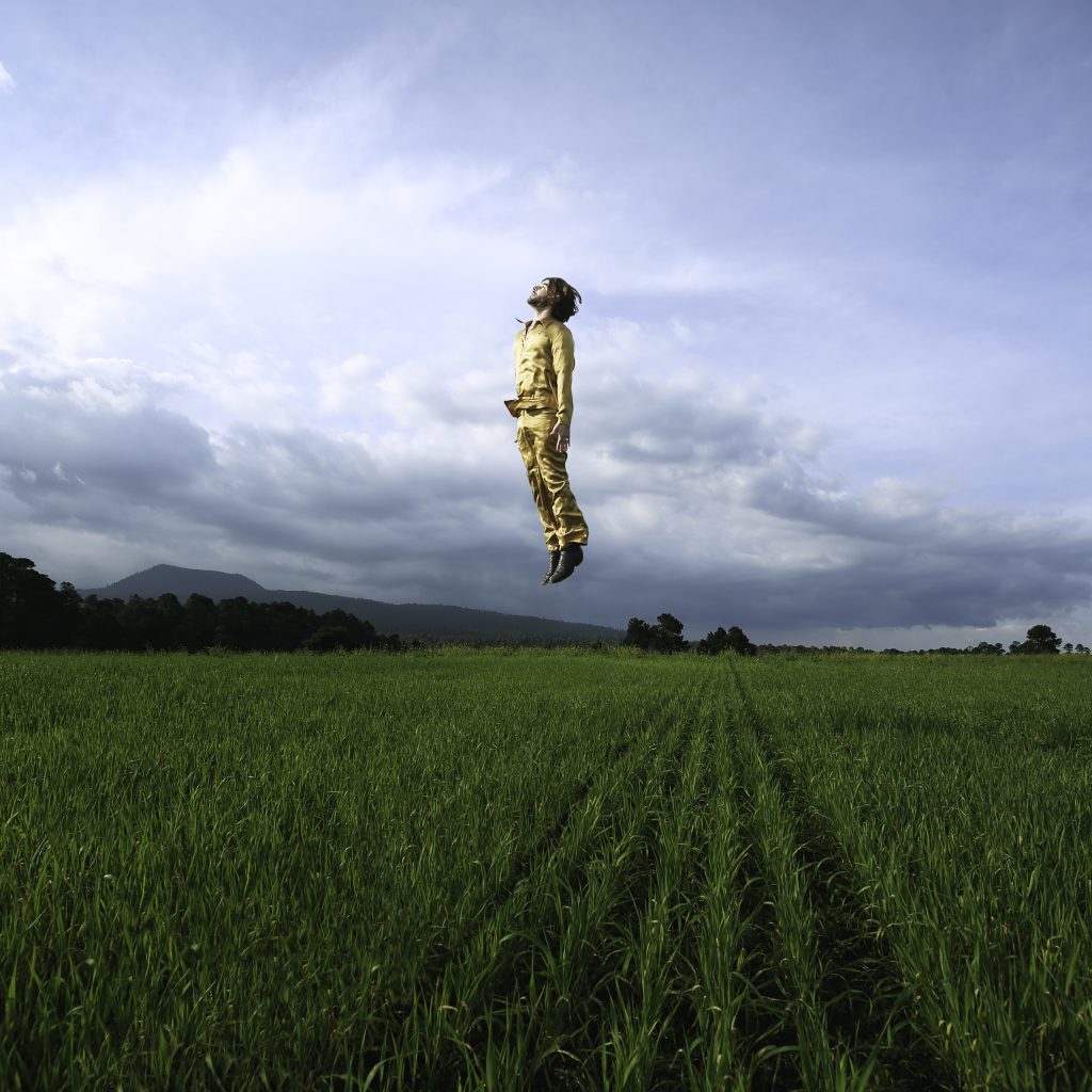 “Blood or Honey” es el sencillo debut como solista de Bernardo Castilla