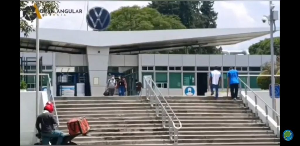 Video desde Puebla: En sindicato de la VW realizan consulta sobre la propuesta de aumento salarial