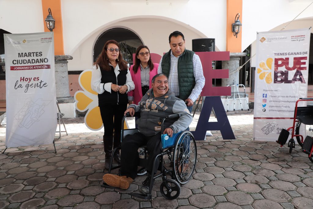 Con sillas de ruedas, SEDIF mejora calidad de vida de infantes