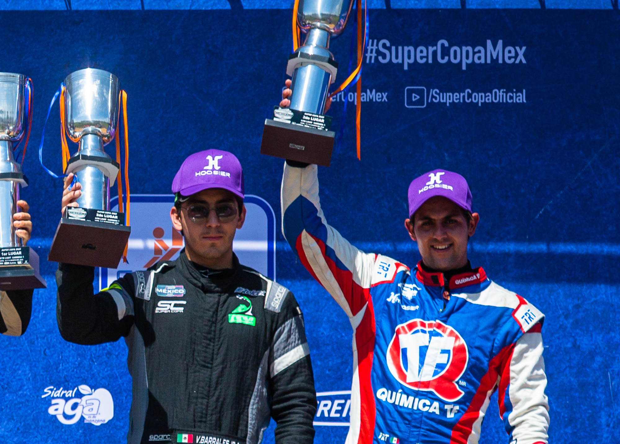 Víctor Barrales y Paul Jourdain, subieron al podio de la GTM Light en León