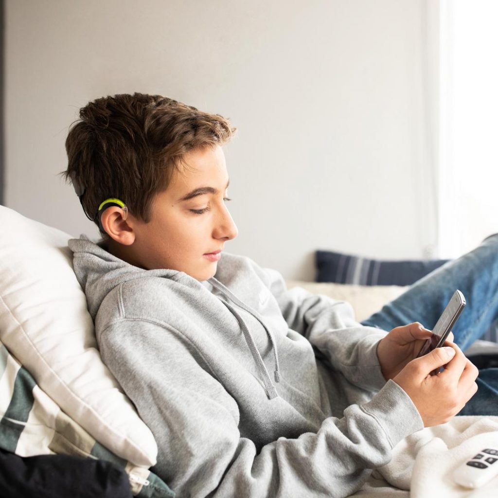 ¿Cómo detectar a tiempo la pérdida auditiva en los niños en este regreso a clases?