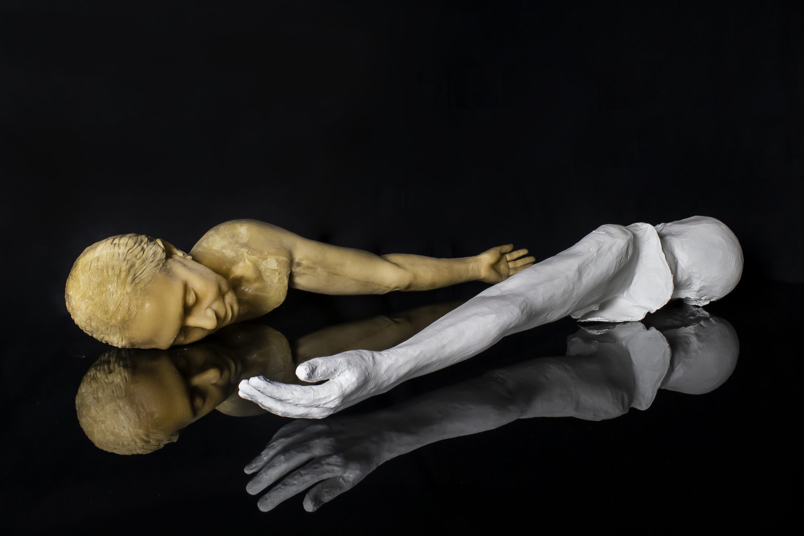 “Laberintos Espirituales” escultura contemporánea en el Museo Federico Silva