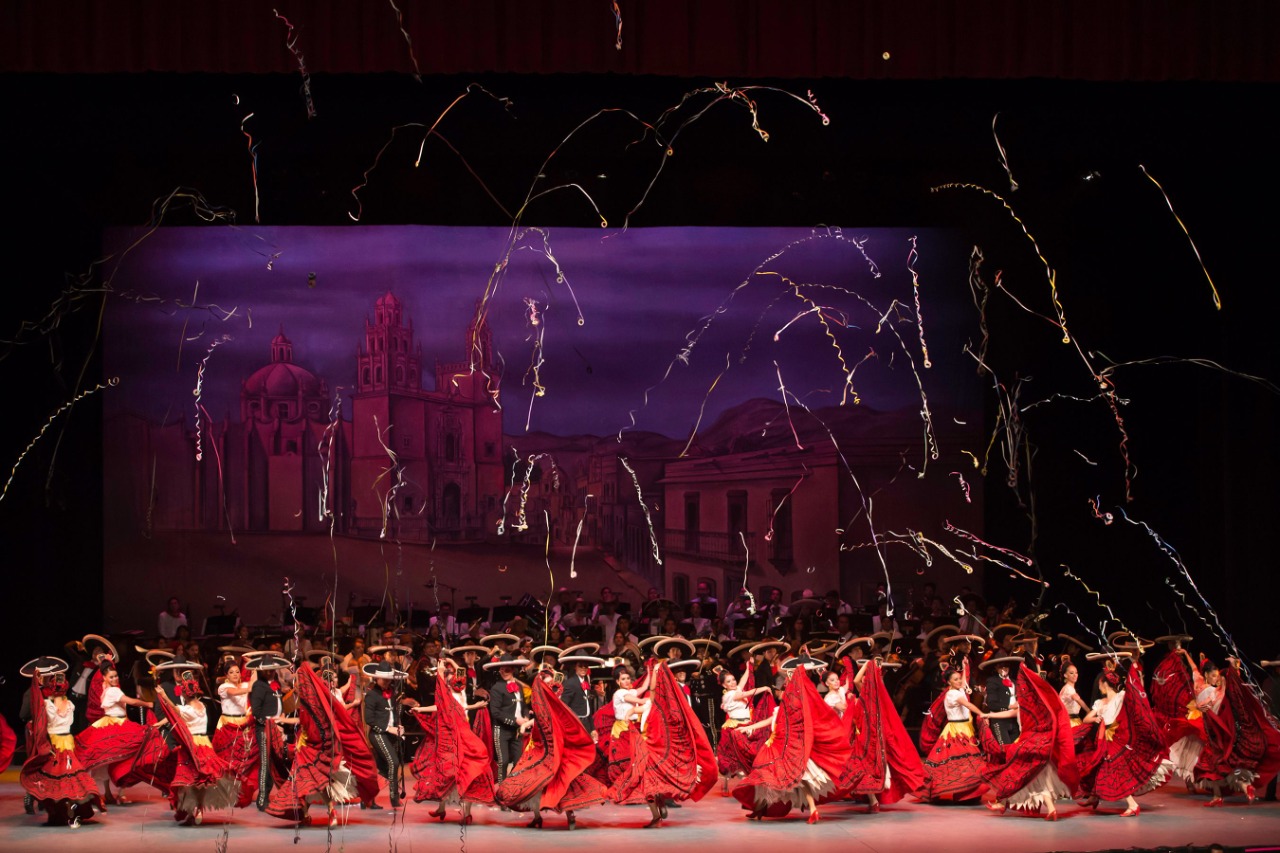 Celebra al Ballet Folklórico de México en su 70 aniversario con Huapango en el Palacio de Bellas Artes