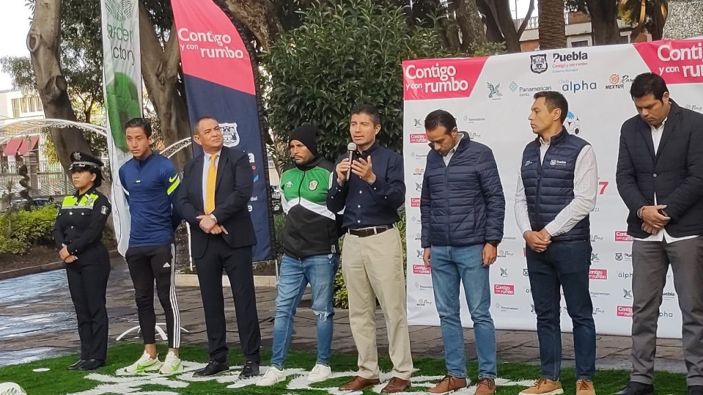 Ayuntamiento de Tlaxcala da permisos para antro…y Puebla capital atiende la emergencia que provoca, admitió Eduardo Rivera