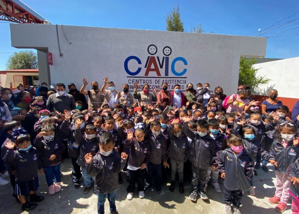 Continúa SEDIF entrega de uniformes escolares al interior del estado