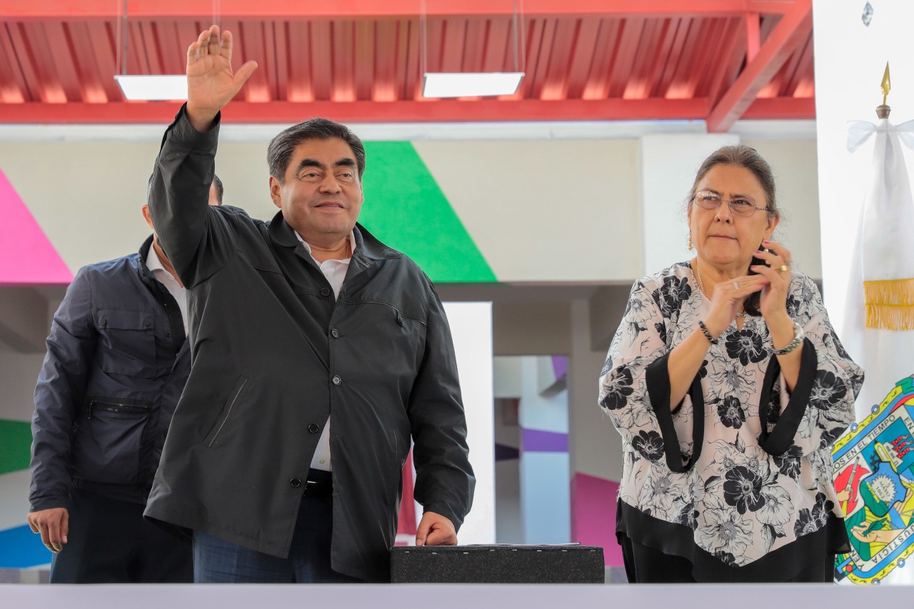 Video desde Puebla: Miguel Barbosa entrega reinauguración del mercado El Alto