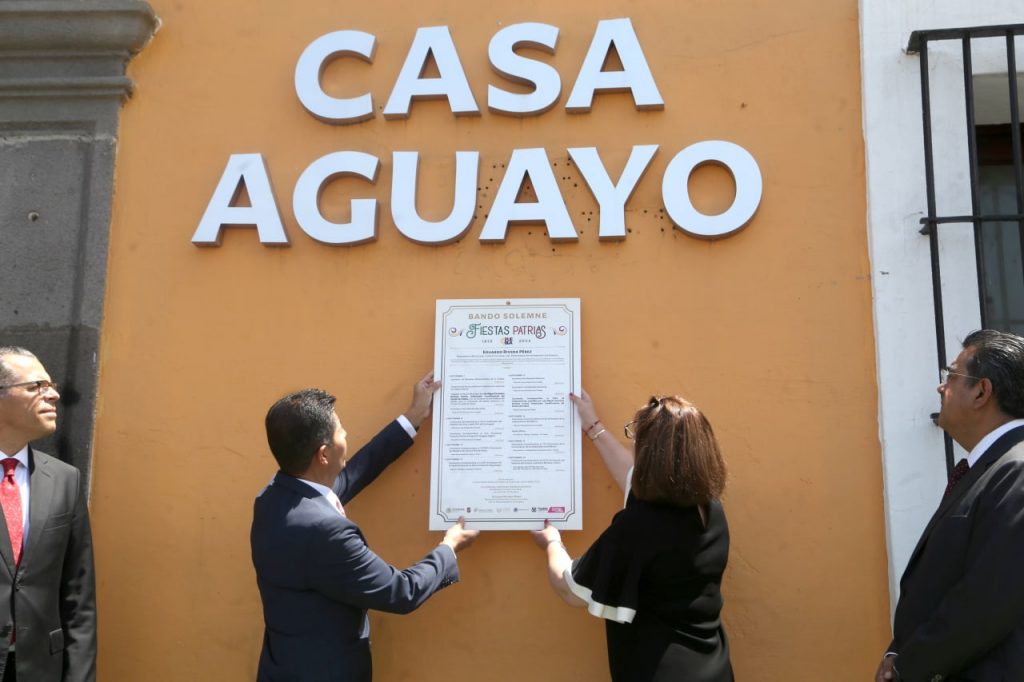 Miguel Barbosa y Eduardo Rivera encabezan inicio de festejos por el aniversario de la independencia de México