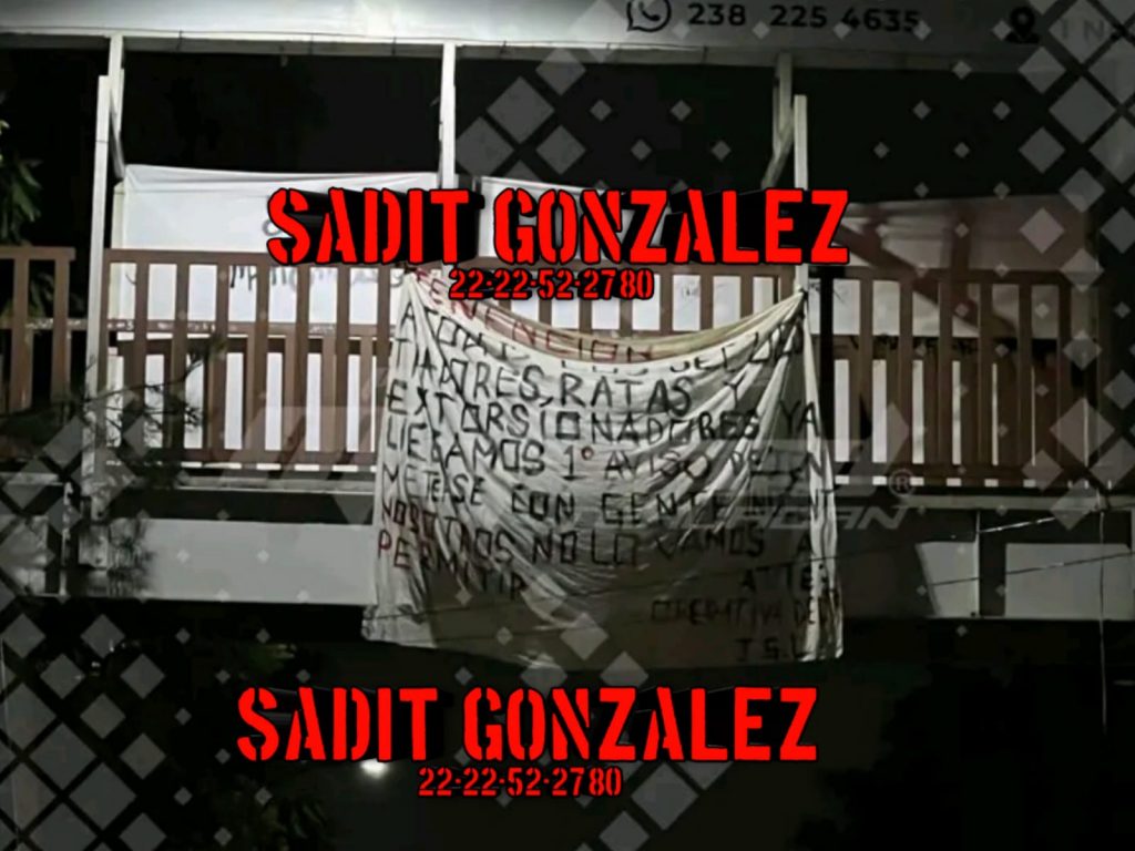 Cuelgan narcomanta en Tehuacán