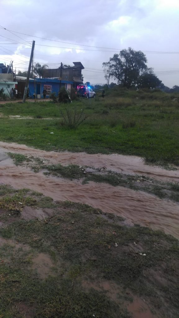 Bajo el agua varias viviendas de San Mateo Mendizabal, Amozoc