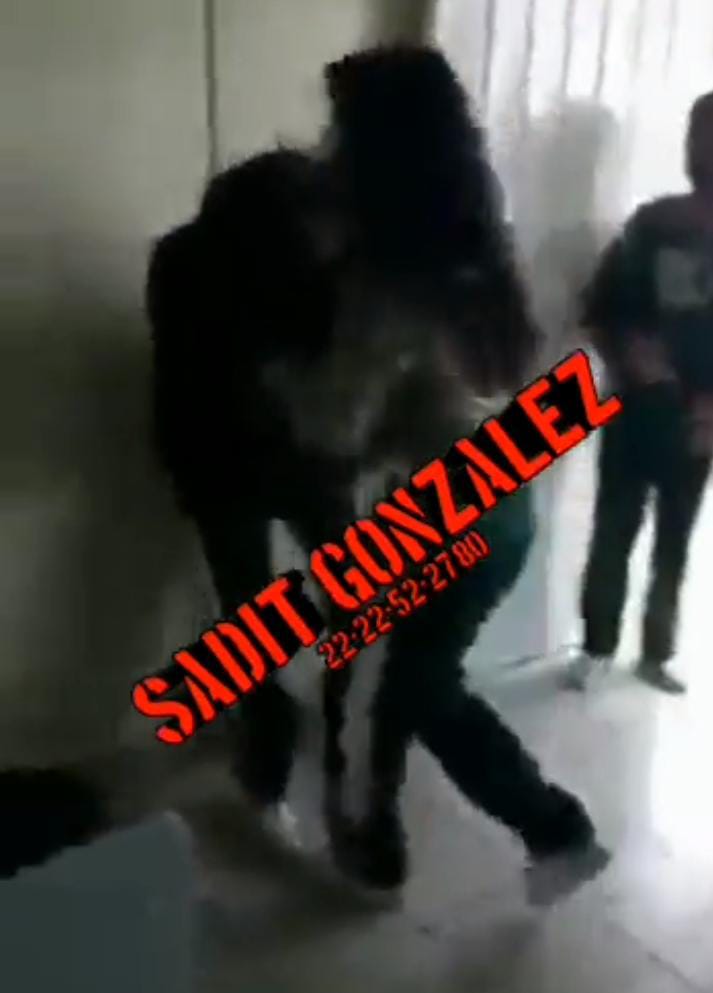 Video desde Puebla: Acusan que alumna del BINE golpeó a su compañera