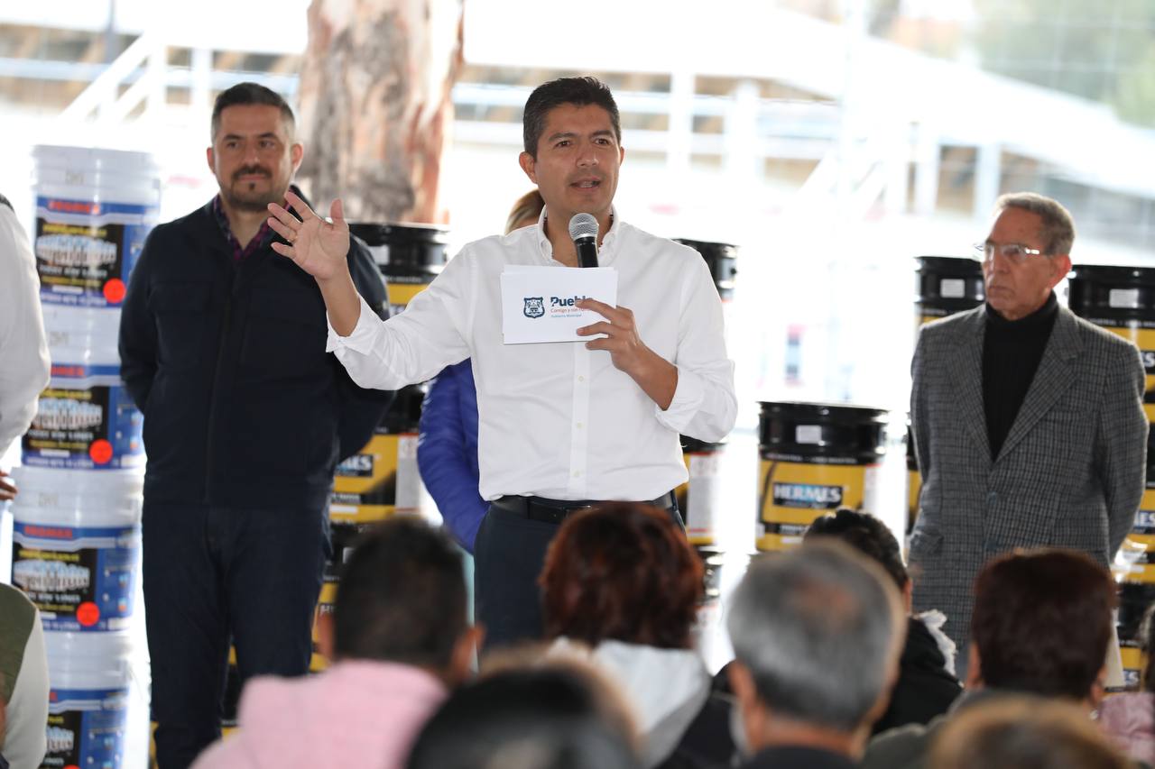 Ayuntamiento de Puebla entrega materiales a comités ciudadanos de participación