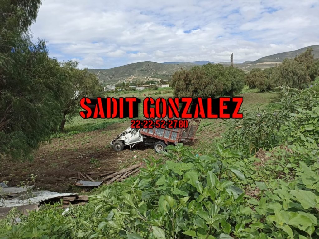 Camión se queda sin frenos y lesiona a 3 en Azumbilla