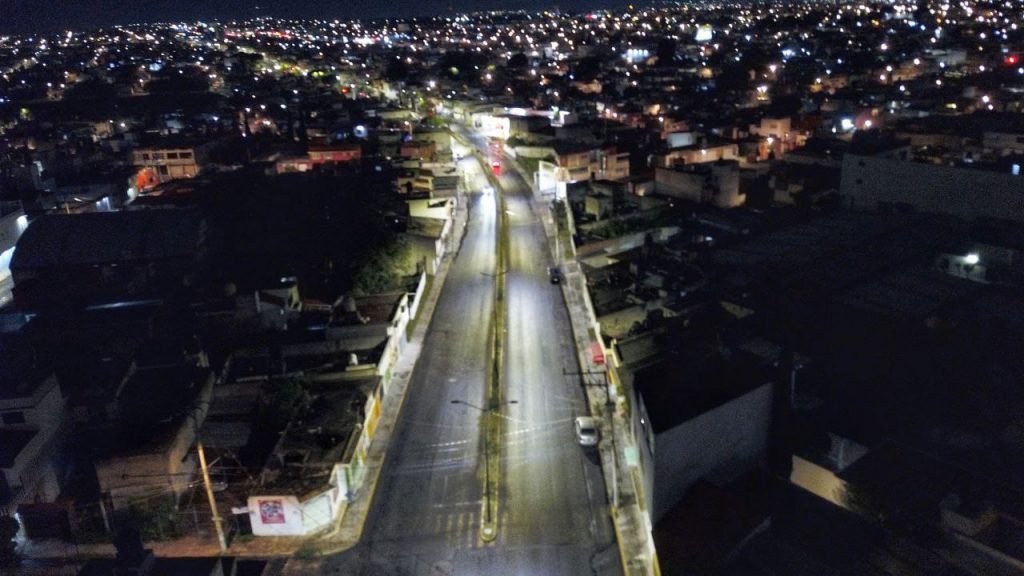 Nueva iluminación en Arboledas Loma Bella