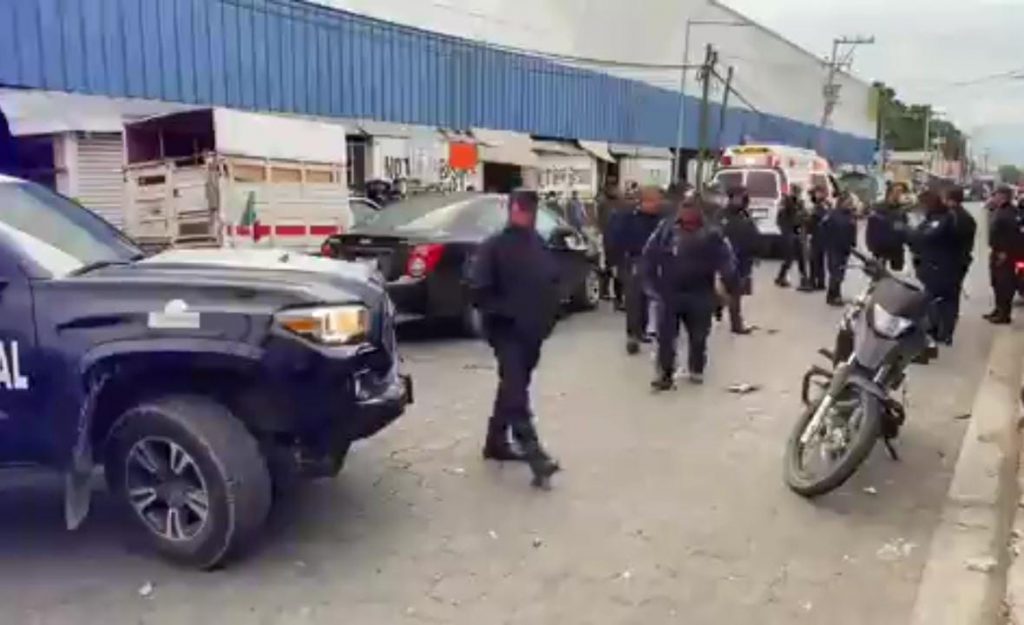 Motopatrullero con fracturas embestido cuando iba a un auxilio en Tehuacán