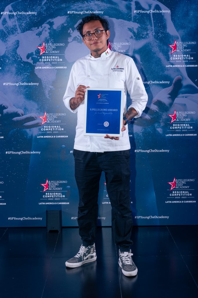 El mexicano Xchel González gana el premio “Award For Social Responsability” en la final regional de S.Pellegrino Young Chef Academy 2022-23