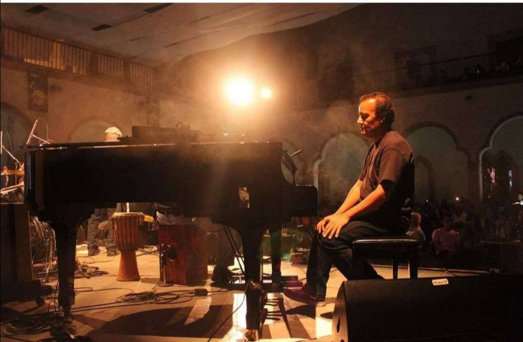 La geometría musical de Mario Morones y Julián Carrillo