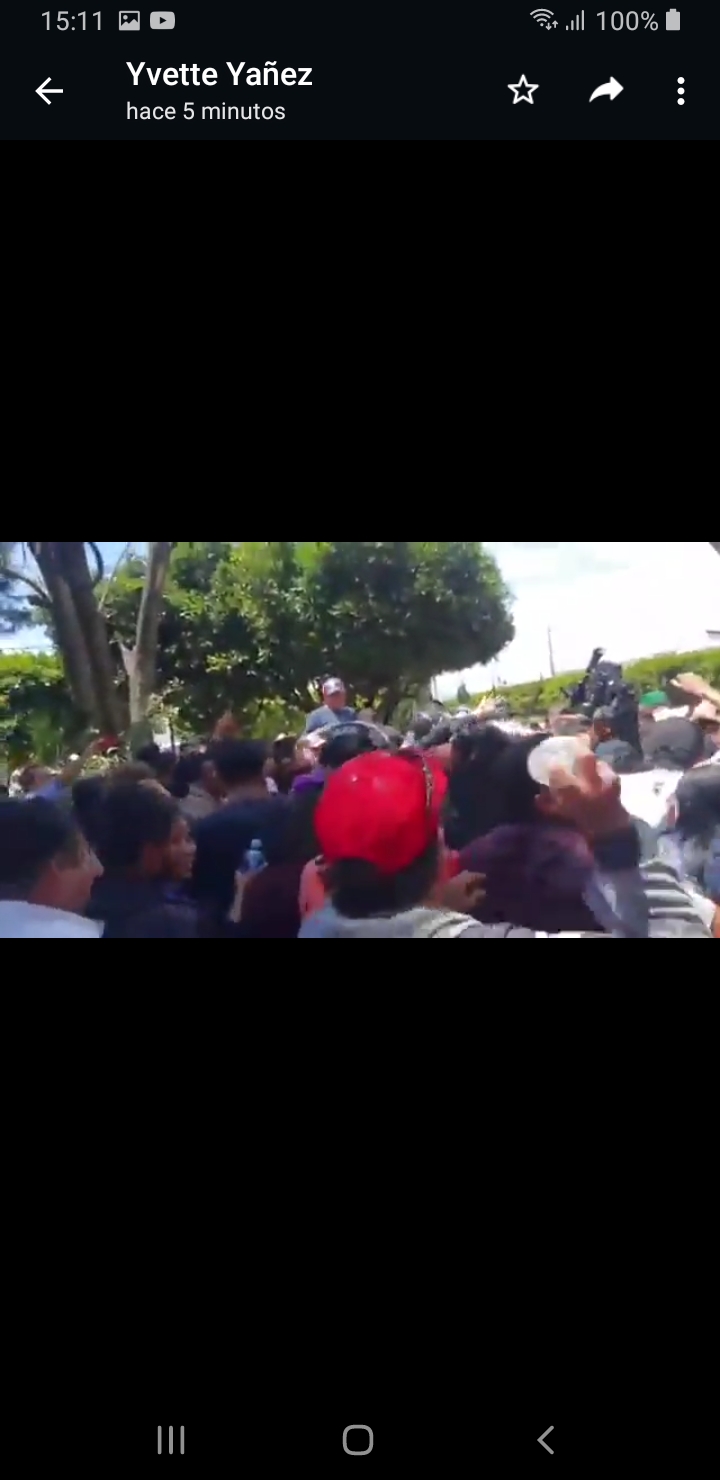 Video desde Puebla: Vecinos de Temaxcalac corren del pueblo a Norma Layón