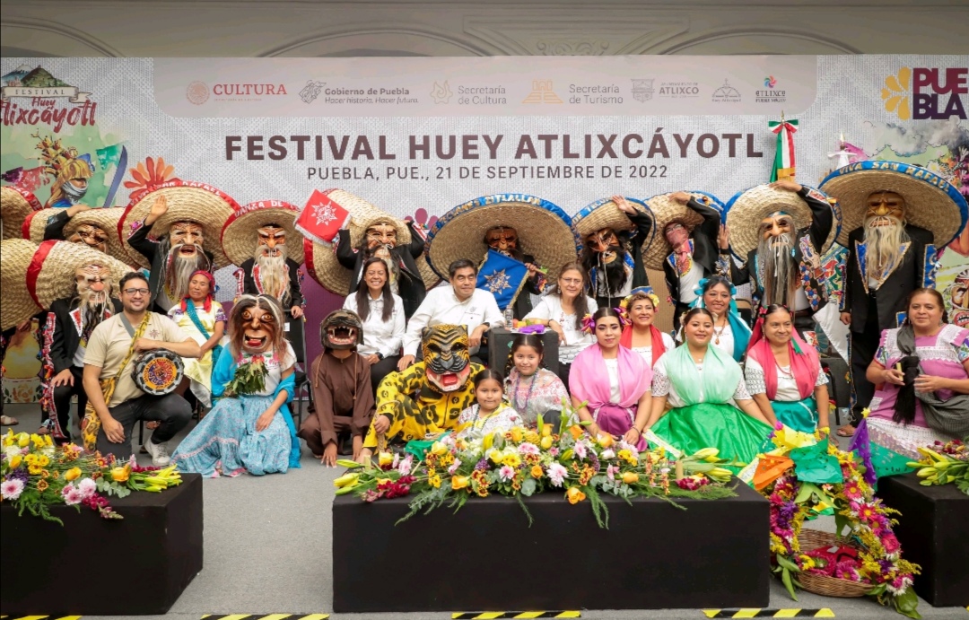 Preserva Gobierno de Puebla cultura indígena; MBH recibe en casa Aguayo a convite de Huey Atlixcáyotl 