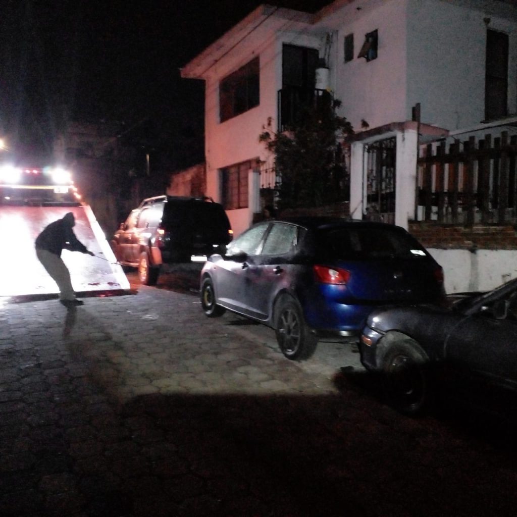 Aseguran vehículo con reporte de robo en la colonia Mirador de Ocotlán