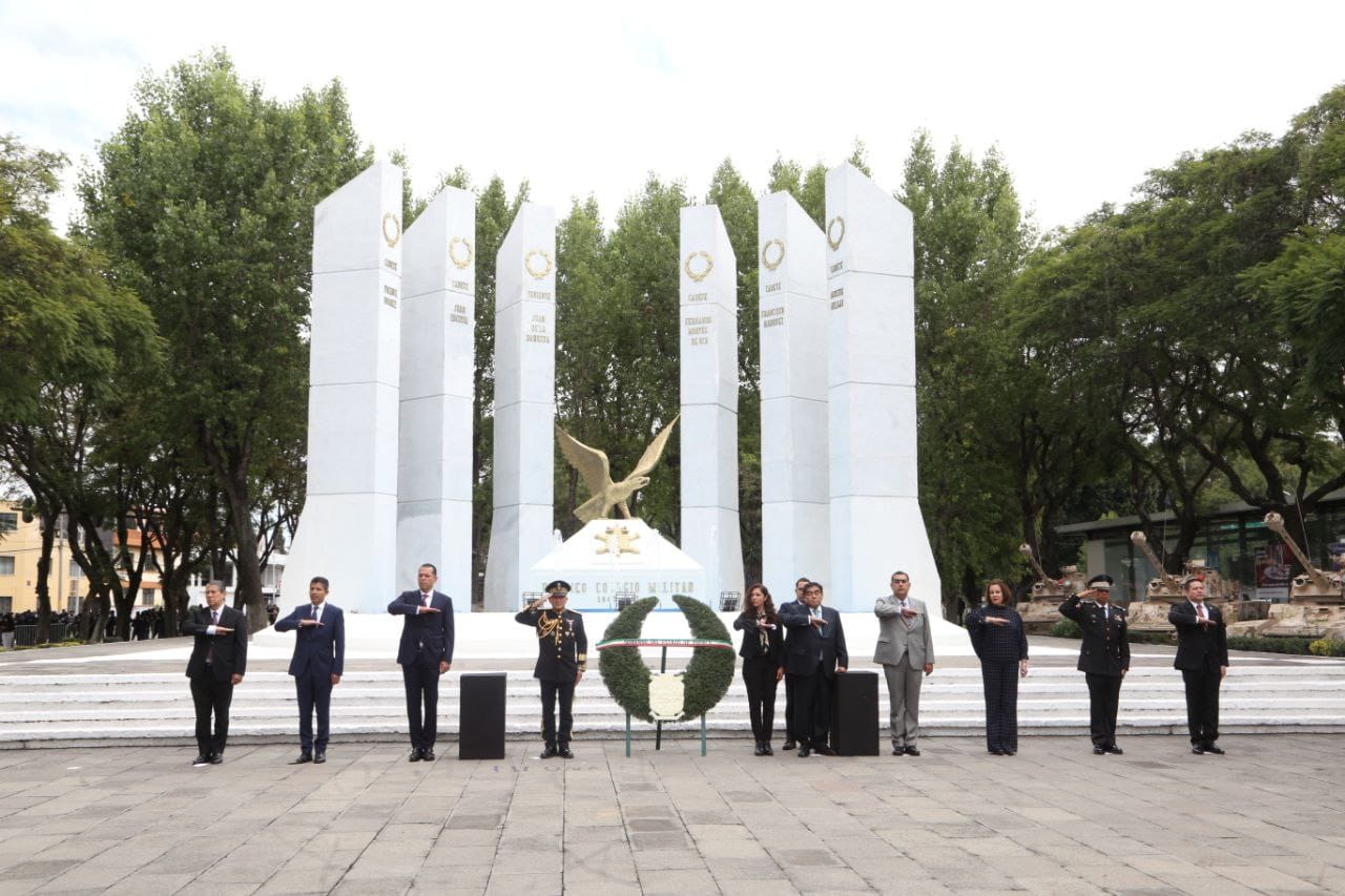 Eduardo Rivera Pérez asistió a la ceremonia conmemorativa por el 175 Aniversario de la Gesta Heroica de los Niños Héroes de Chapultepec
