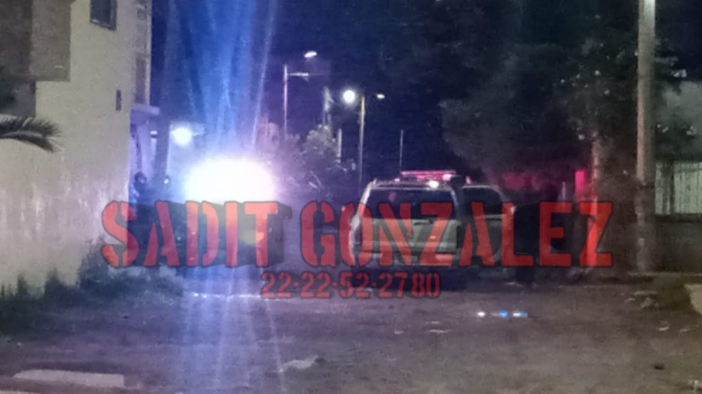 Hombres presuntamente armados ingresaron a 15 migrantes en la colonia Arboledas de Amalucan