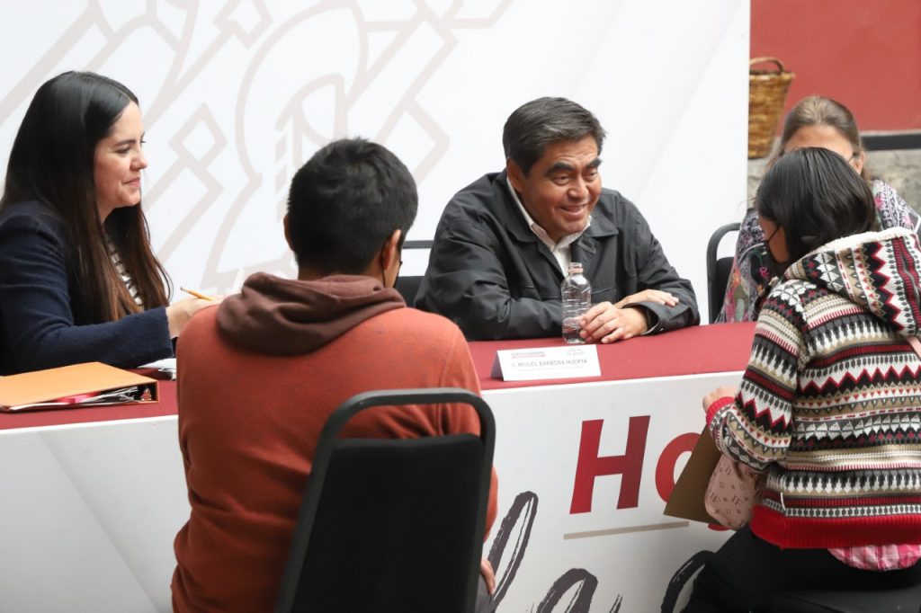 En “Martes Ciudadano”, Miguel Barbosa refrenda apoyo a grupos vulnerables